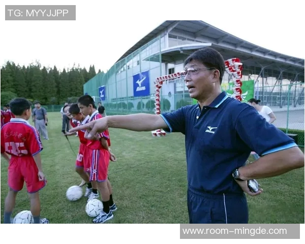 徐根宝谈教练生涯与青训发展强调人才培养的重要性 徐根宝谈教练生涯与青训发展强调人才培养的重要性