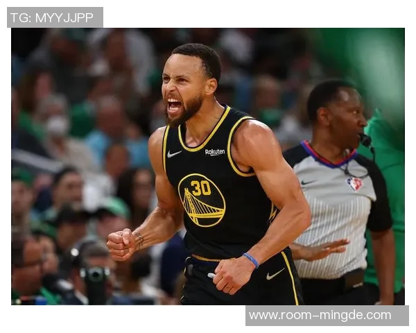 库里37岁依然神勇近三场场均343分助攻5次三分命中率超54 库里37岁依然神勇近三场场均343分助攻5次三分命中率超54